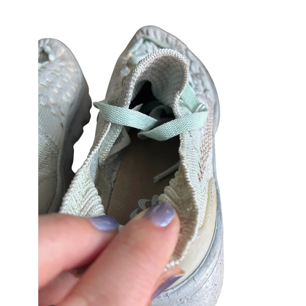 Nike Space Hippie 04 Womens Sneakers Barely Volt Copa CD3476-700 Good Condition